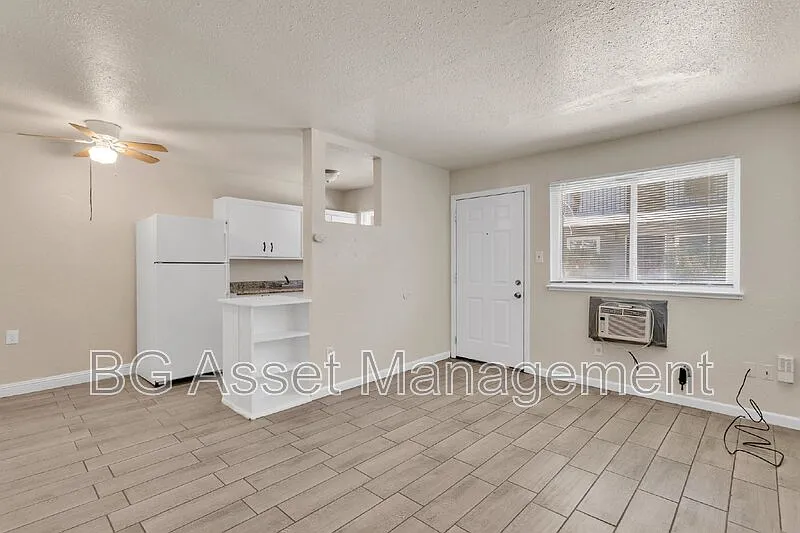 1 bed, 1.0 bath, 520 sqft, $1,065 — Photo 2