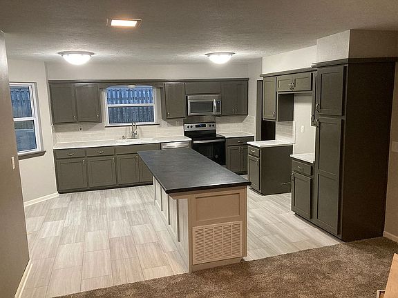Eat in Kitchen 