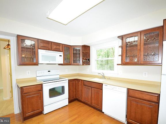 3rd image of 9006 Grovers Theater Ct