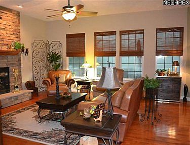 5th image of 9863 Creekside Way