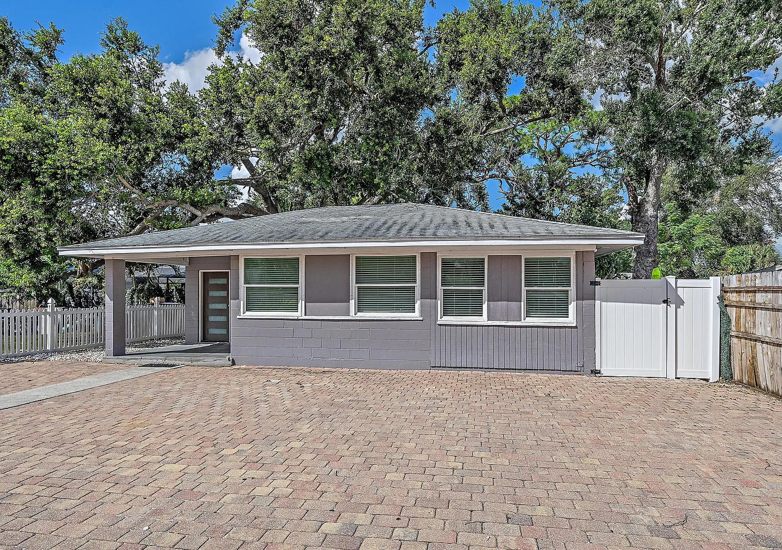 4 bed, 1256 sqft, $3,800 — Photo 3