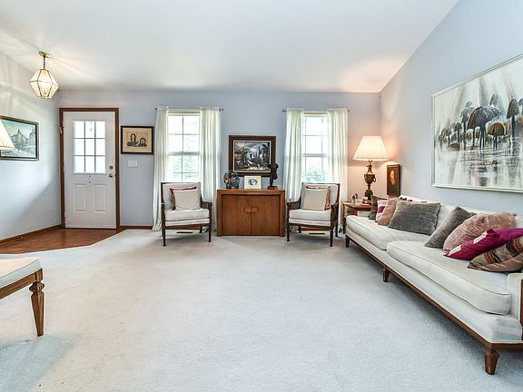 4th image of 884 Crossland Ct