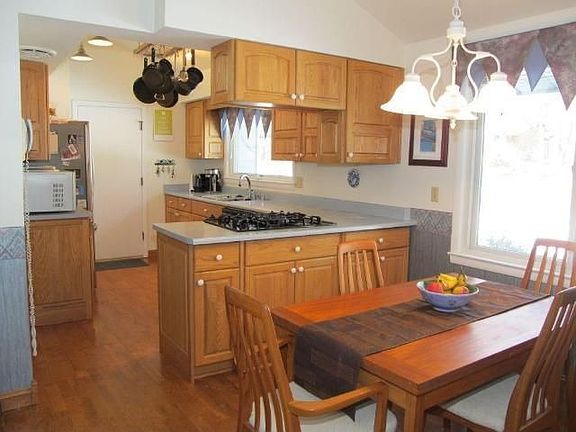 Superb cook's kitchen!