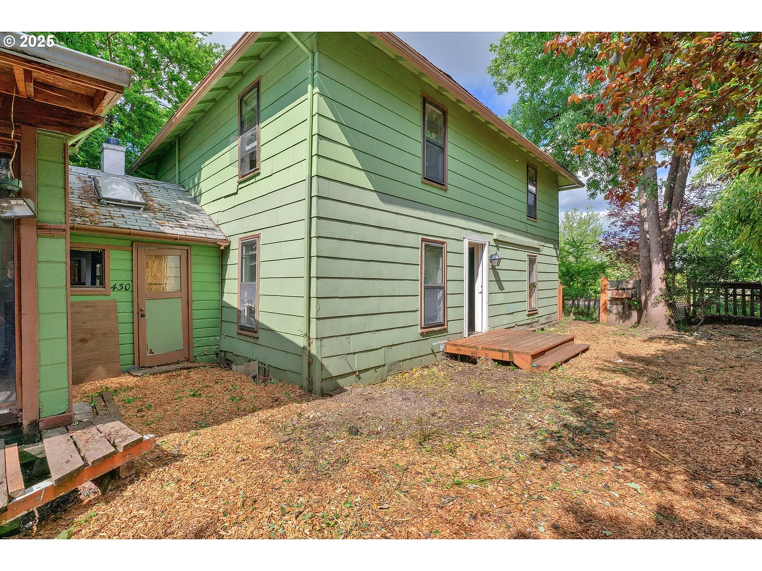 1502 Lawrence St photo 1