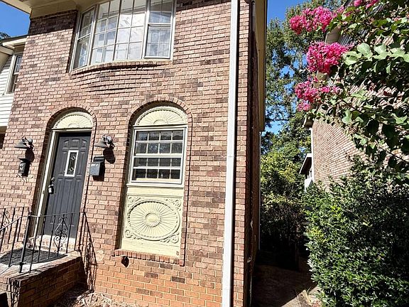 2nd image of 129 Eaglewood Way