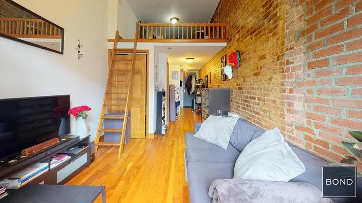 Rented by Bond New York | media 22