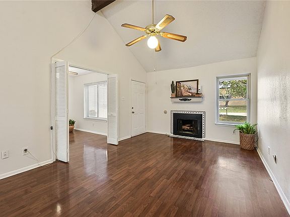 5th image of 2317 De Lee St