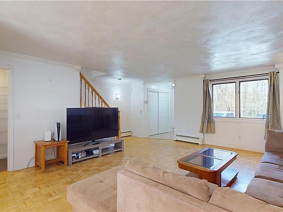 4th image of 500 E Greenwich Ave APT 106