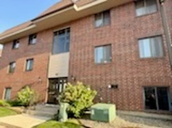 41 E Janata Blvd APT 3A, Lombard, IL 60148