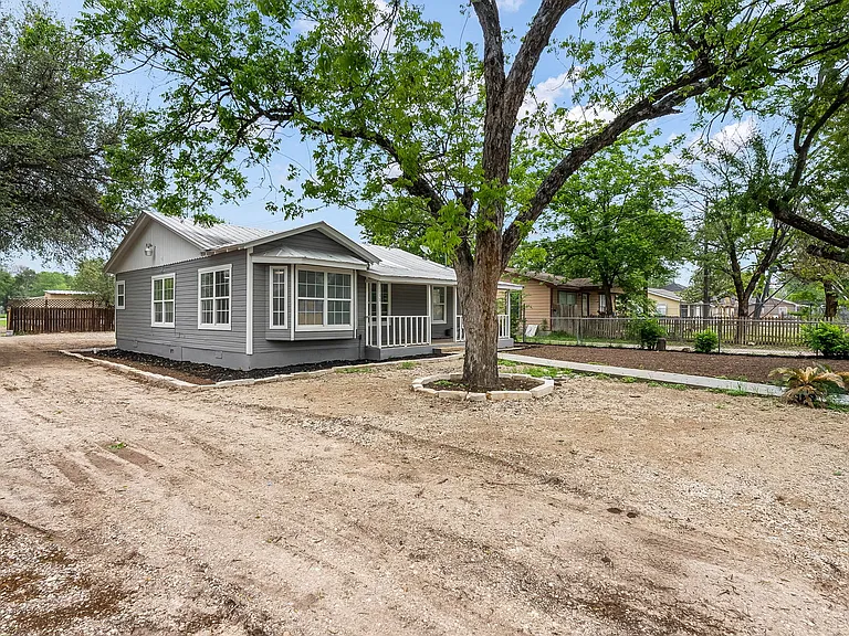 1135 Ceralvo St — Photo 17