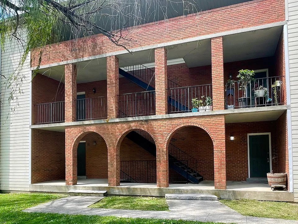 424 Harrodsburg Ln #C