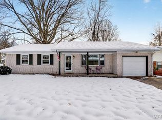 15 Biscayne Dr, Edwardsville, IL 62025