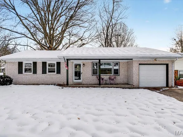 15 Biscayne Dr, Edwardsville, IL 62025