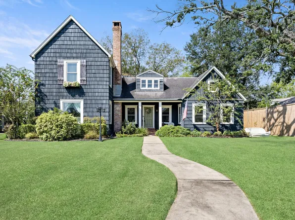 250 W Caldwood Dr, Beaumont, TX 77707
