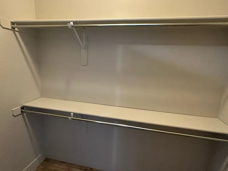 Creekside Oaks Apartments — Photo 41