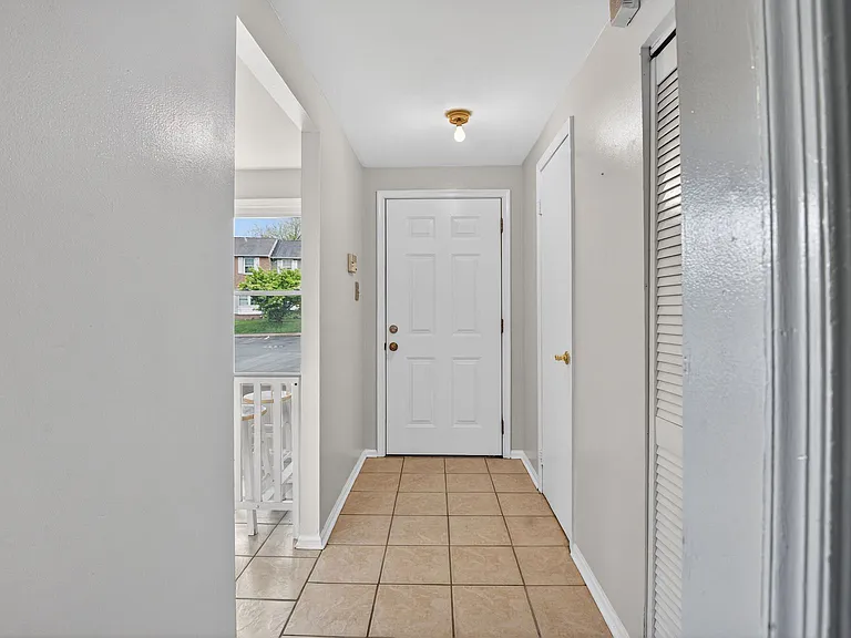 5326 King Arthur Cir — Photo 8