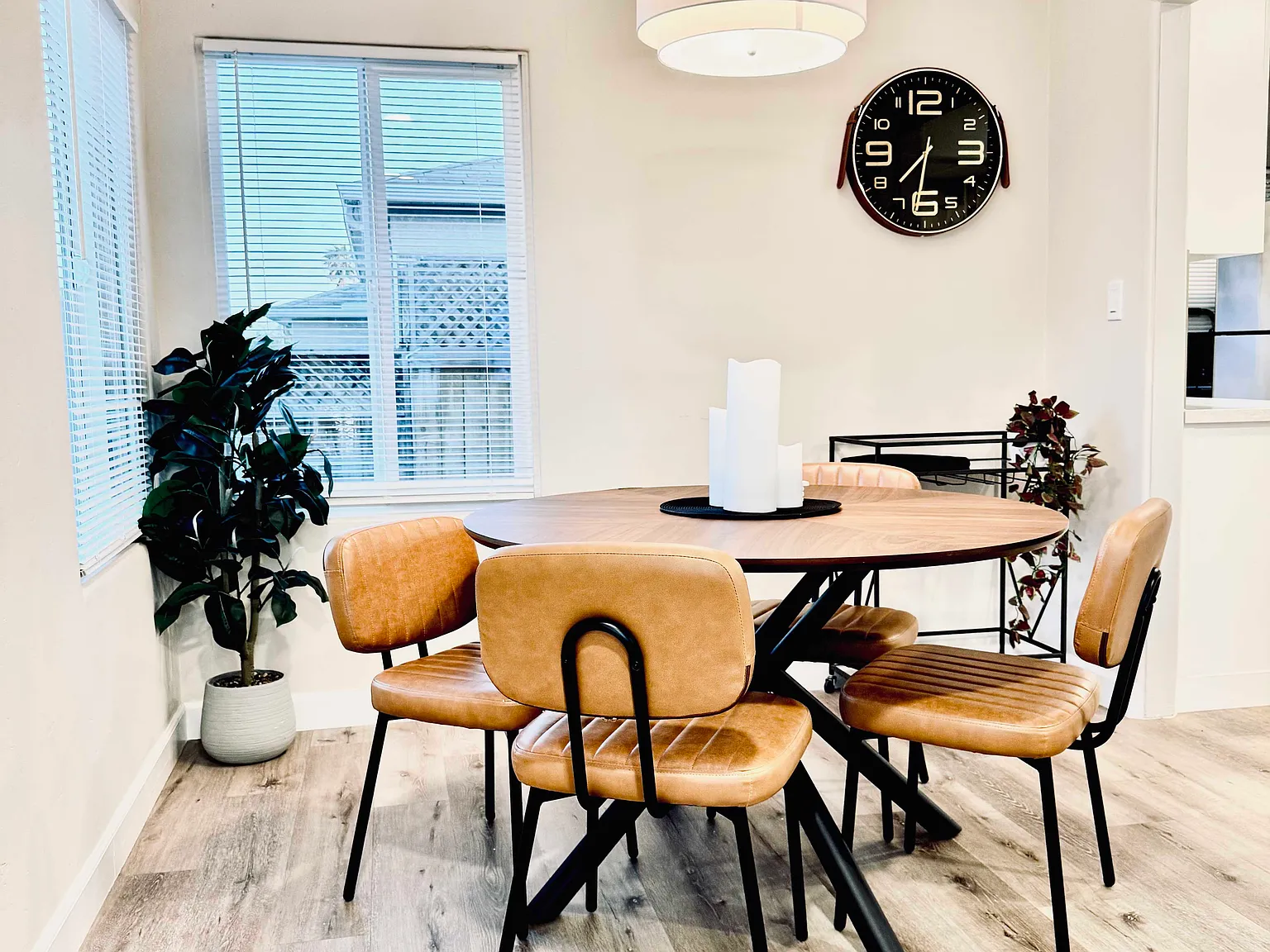2 bed, 860 sqft, $4,100 — Photo 4