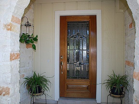 2nd image of 1605 Gracy Farms Ln