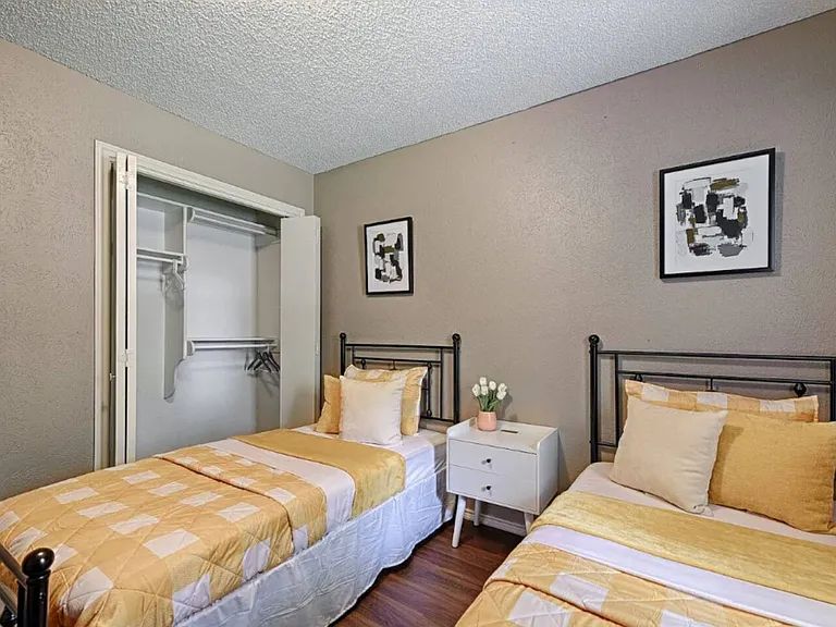 1709 Windsong Trl — Photo 12