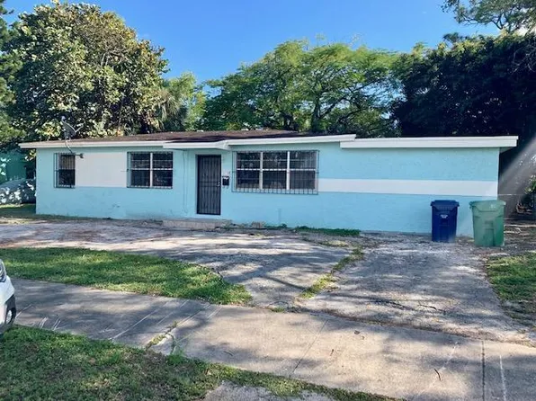 3750 NW 169th Ter, Miami Gardens, FL 33055