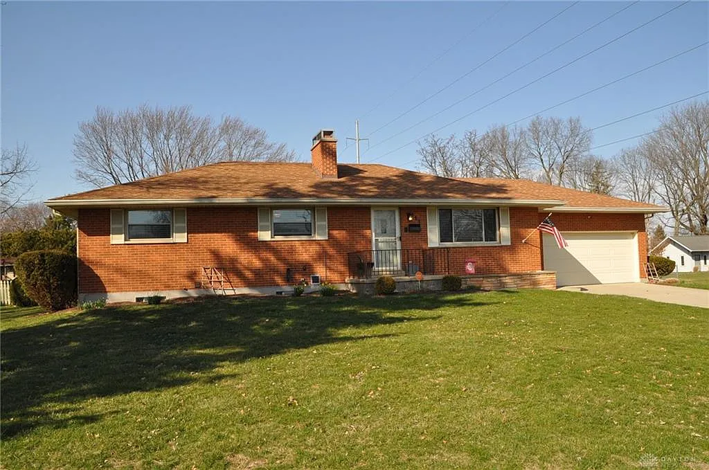 111 Tietzmann Ave photo 1