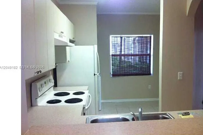 2304 SE 24th Ave #2304 — Photo 2
