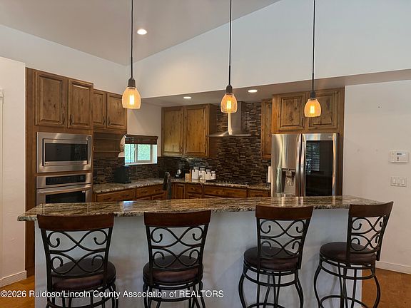 2nd image of 326 & 324 Hemlock Cir