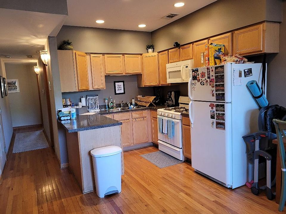 1st image of 3841 N Lincoln Ave #2N