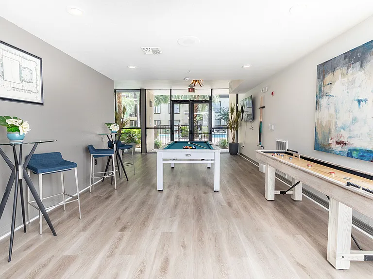 4001 Midtown — Photo 22