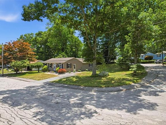 5th image of 162 Princeton Ave