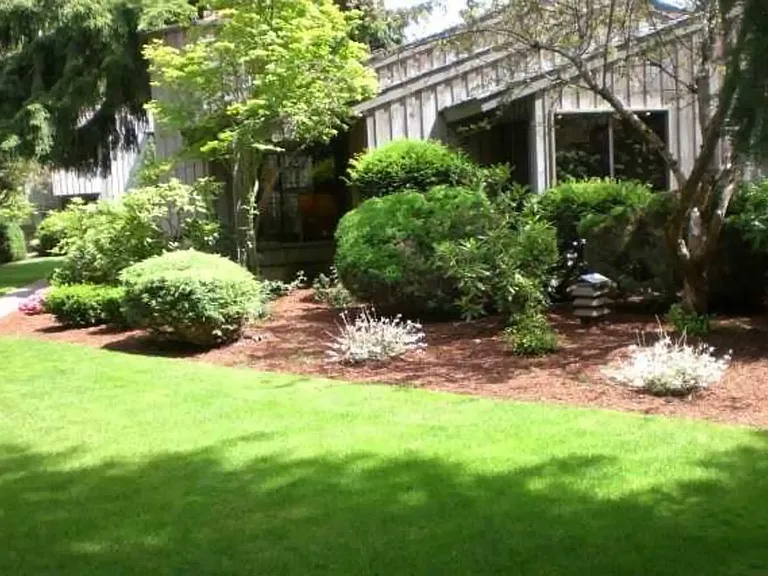 Lake Villa Apartments — Photo 20