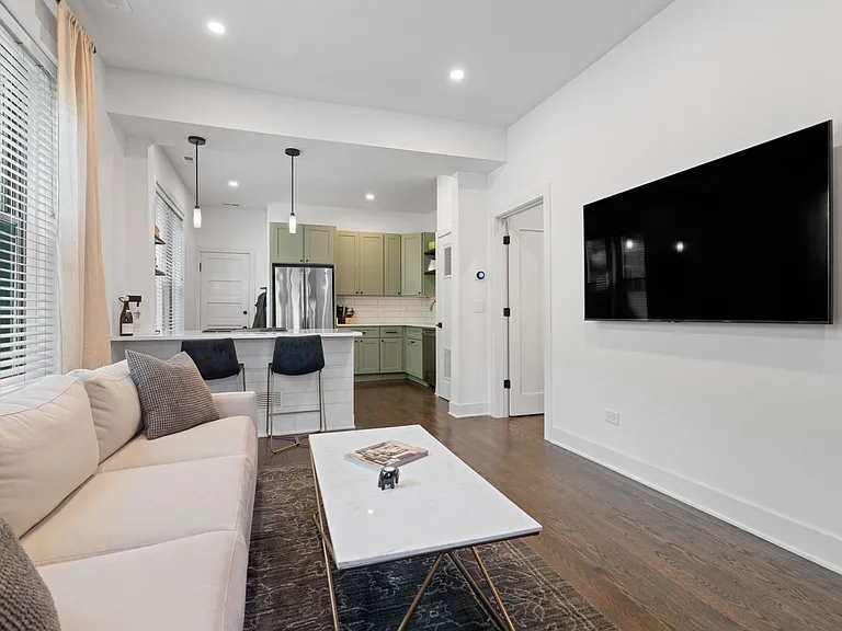 1734 N Sedgwick St #1 — Photo 3