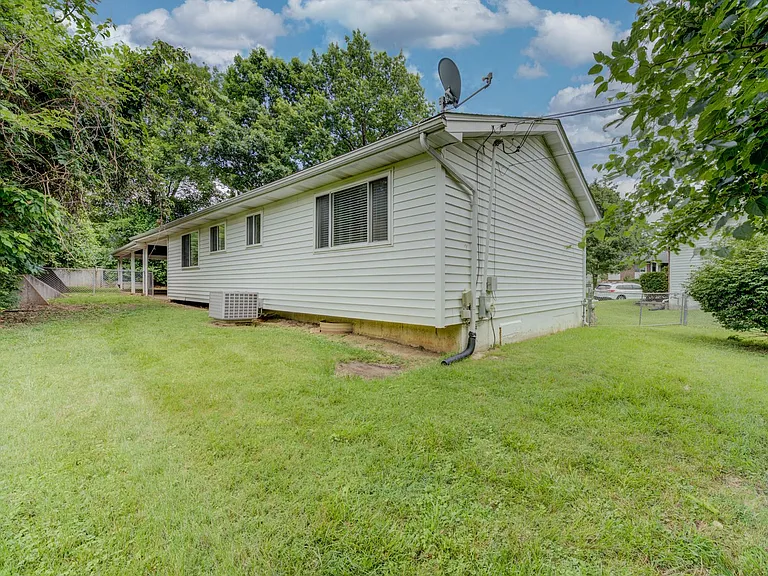 2303 Ida Dr — Photo 26