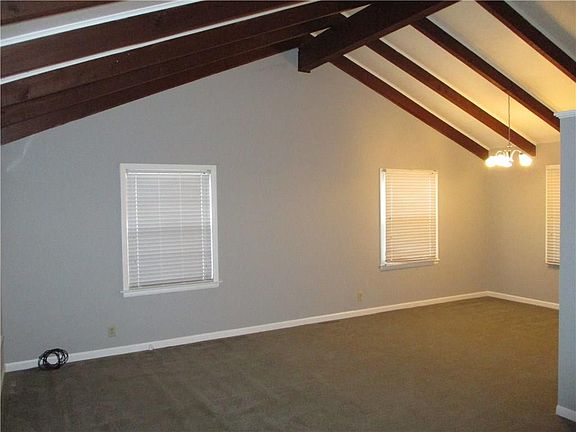 4th image of 6064 Meadowlark Dr