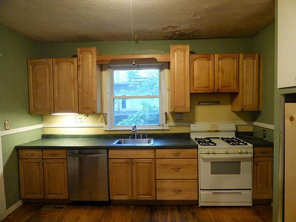 3rd image of 3605 35th Ave S