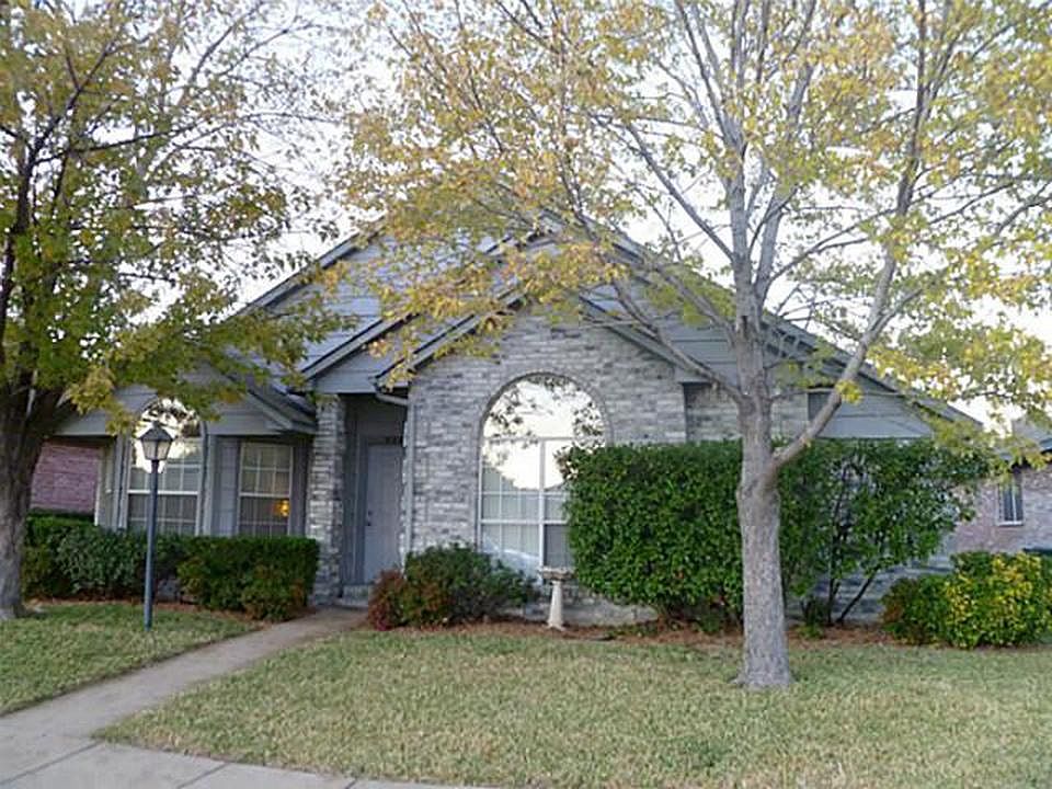 1st image of 628 Blue Leaf Dr