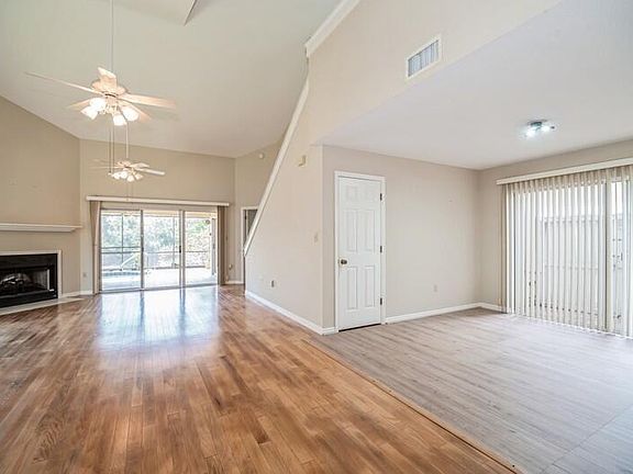 3rd image of 685 Lakewood Ln