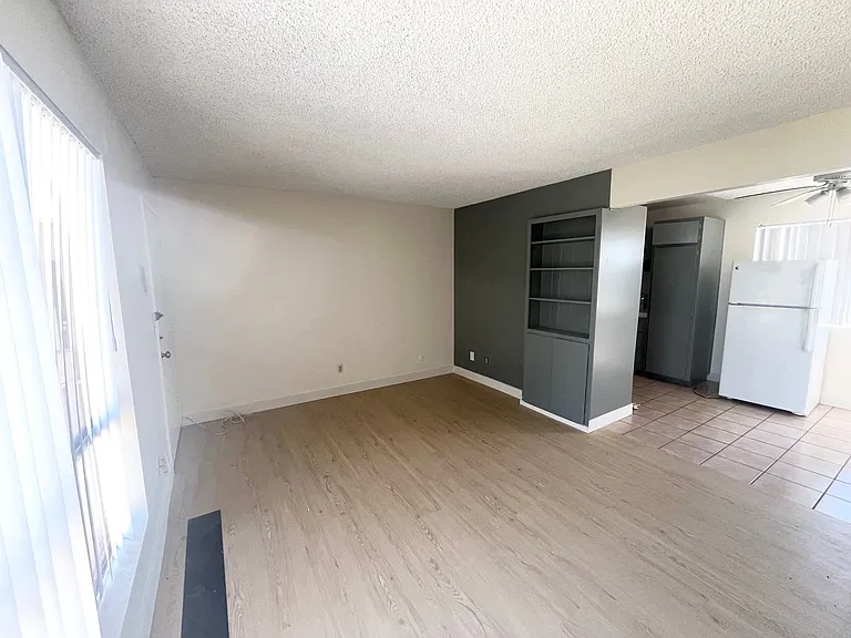 4036 Oregon St — Photo 2