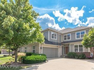 3706 Winding Brook Cir, Rochester, MI 48309