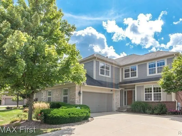 3706 Winding Brook Cir, Rochester, MI 48309