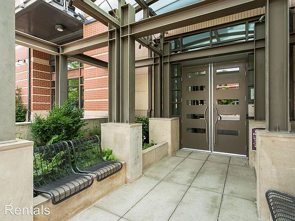 4th image of 900 Pearl St Suite 205