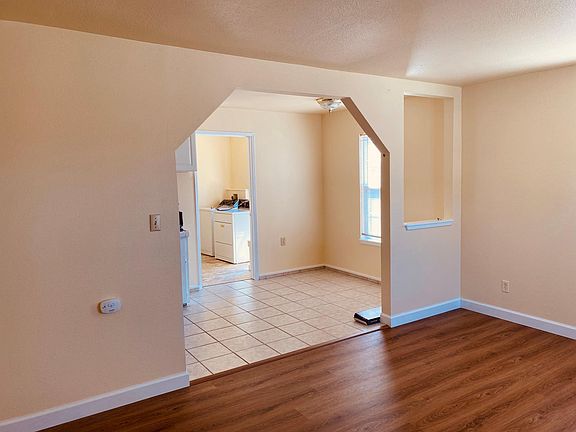 3rd image of 418 Great Jones St