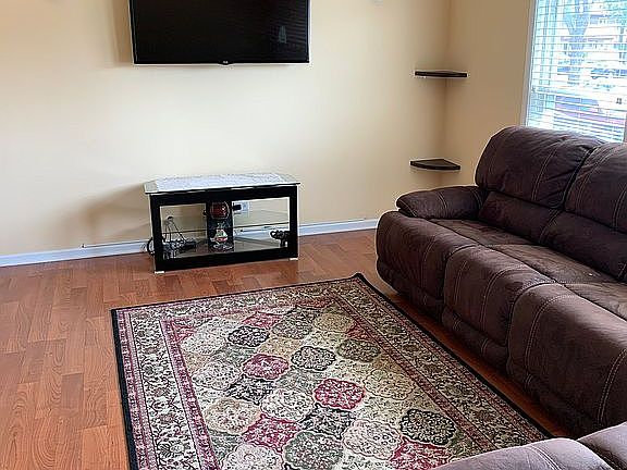 4th image of 9408 Home Ave