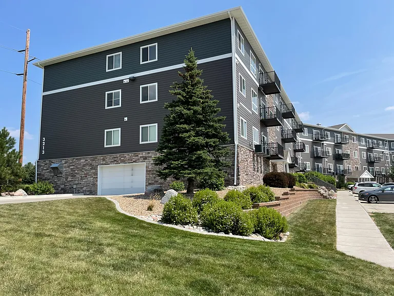 Coulee Ridge Apartments