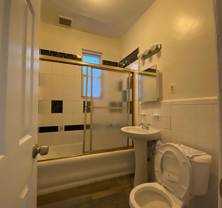 2nd image of 3140 90th St