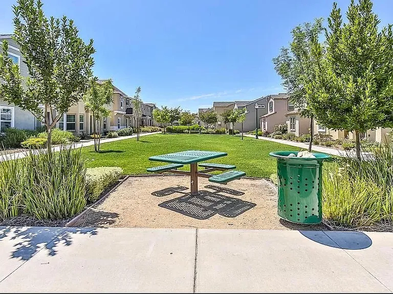 8131 Weeping Willow Ln — Photo 23