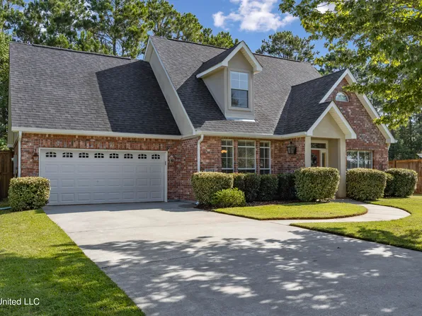 10013 Mockingbird Cir, Ocean Springs, MS 39564