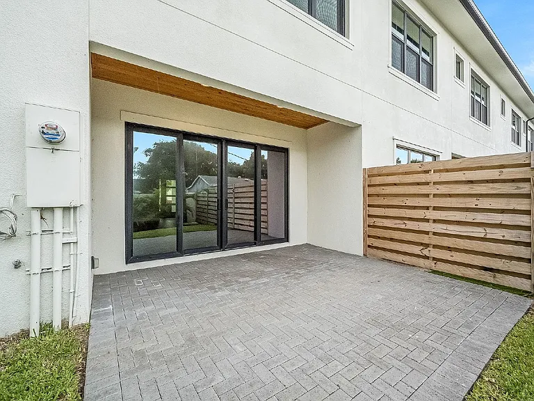 111 Watson Dr — Photo 8