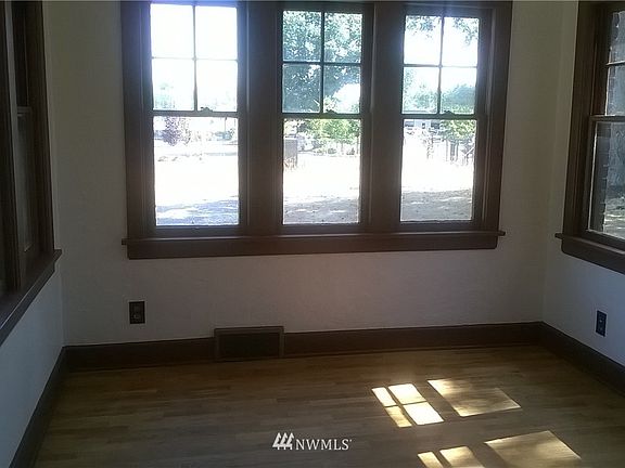 3rd image of 315 S 133rd Street S