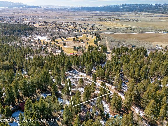 3rd image of 67 Redwood Rd